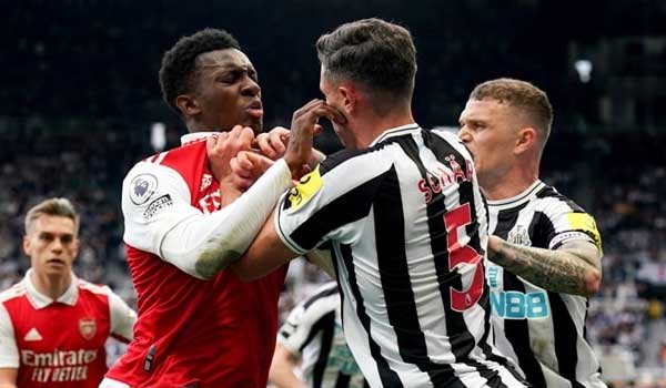 Newcastle United vs Arsenal 03:00 06/02 Cúp Liên Đoàn Anh